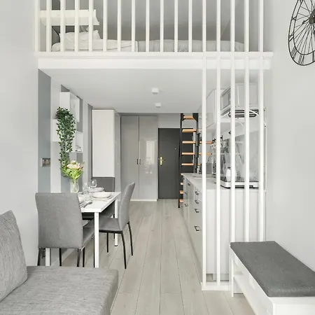 Charming And Modern With Mezzanine In Center By Renters